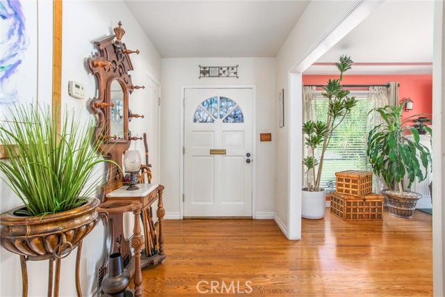 Detail Gallery Image 3 of 22 For 3095 Pepper Tree Ln, San Bernardino,  CA 92404 - 3 Beds | 2/1 Baths