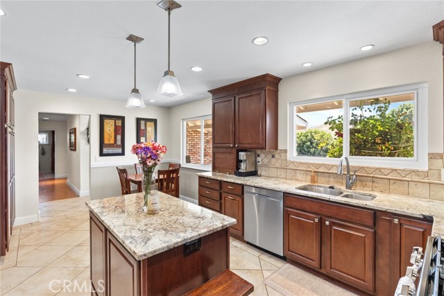 Detail Gallery Image 9 of 39 For 63 Our Way, Chico,  CA 95973 - 3 Beds | 2/1 Baths