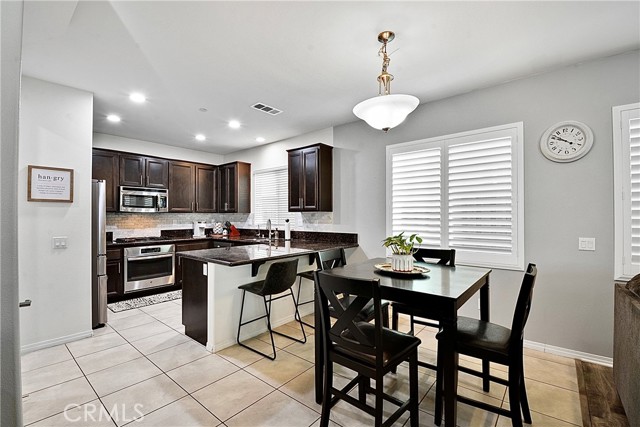 Detail Gallery Image 5 of 23 For 809 Dylan Dr, Upland,  CA 91784 - 4 Beds | 2/1 Baths