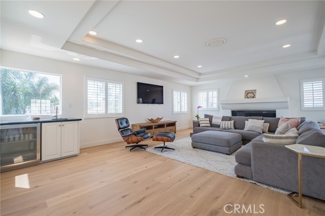 1021 Avenue D, Redondo Beach, California 90277, 4 Bedrooms Bedrooms, 0 ,2 BathroomsBathrooms,Residential,For Sale,Avenue D,0,SB26127548