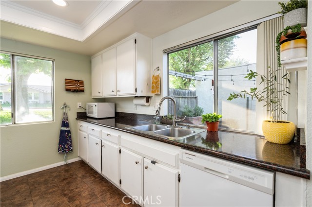 Detail Gallery Image 8 of 21 For 11491 Benton St, Loma Linda,  CA 92354 - 3 Beds | 2 Baths