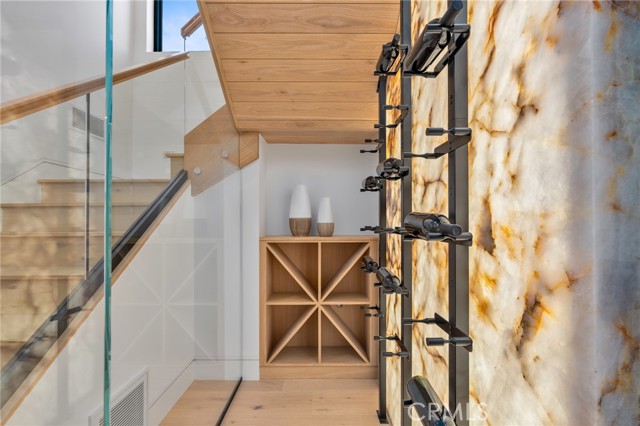 Detail Gallery Image 15 of 45 For 520 11th St, Huntington Beach,  CA 92648 - 3 Beds | 3/1 Baths