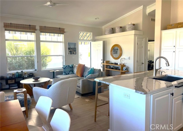 Detail Gallery Image 5 of 41 For 118 Yorktown, Newport Beach,  CA 92660 - 3 Beds | 2 Baths