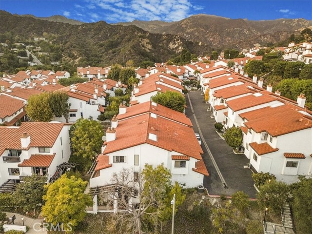 Detail Gallery Image 29 of 30 For 1575 Palisades Dr, Pacific Palisades,  CA 90272 - 3 Beds | 4 Baths