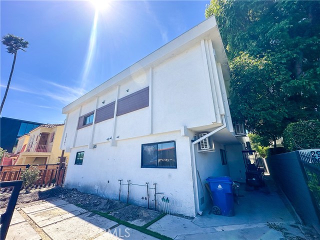 2927 S Redondo Boulevard, Los Angeles CA: https://media.crmls.org/medias/24f9f77b-3045-408d-a529-3510fd2b8ed5.jpg