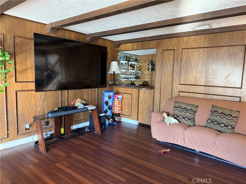 https://media.crmls.org/medias/24fa1f93-7eae-43fc-afe6-ae22cc496f10.jpg?preset=X-Large