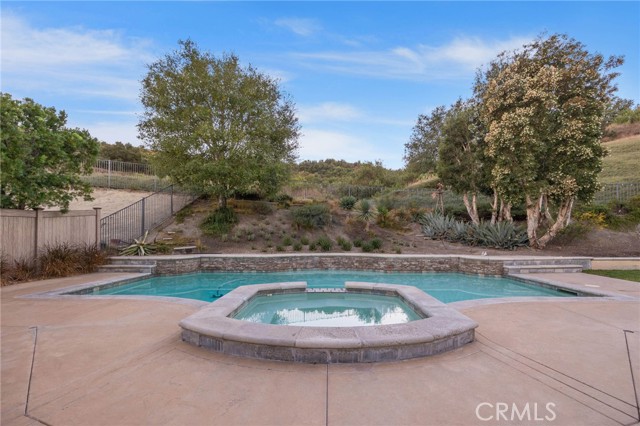 Detail Gallery Image 5 of 75 For 5 Roadrunner Ct, Trabuco Canyon,  CA 92679 - 5 Beds | 3 Baths