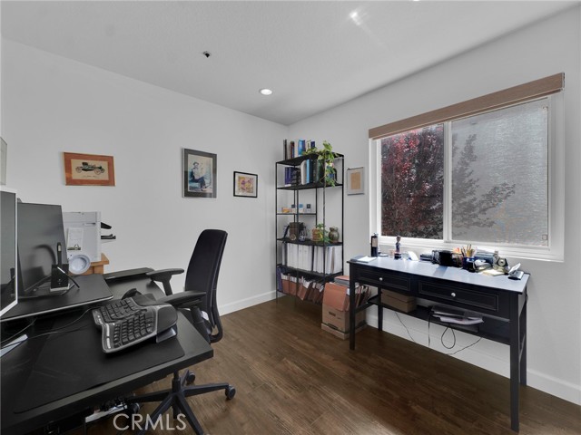 Detail Gallery Image 20 of 43 For 24527 Indian Hill Ln, West Hills,  CA 91307 - 5 Beds | 3 Baths