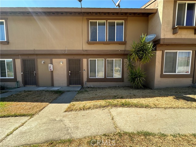 Detail Gallery Image 1 of 1 For 16830 Village Ln #D,  Fontana,  CA 92336 - 3 Beds | 1/1 Baths