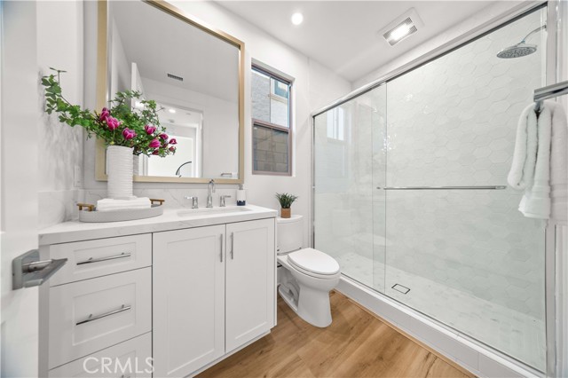 307 Brimwood, Irvine CA: https://media.crmls.org/medias/24fc84c3-c1f8-49a4-bec6-ccfb25b516bc.jpg