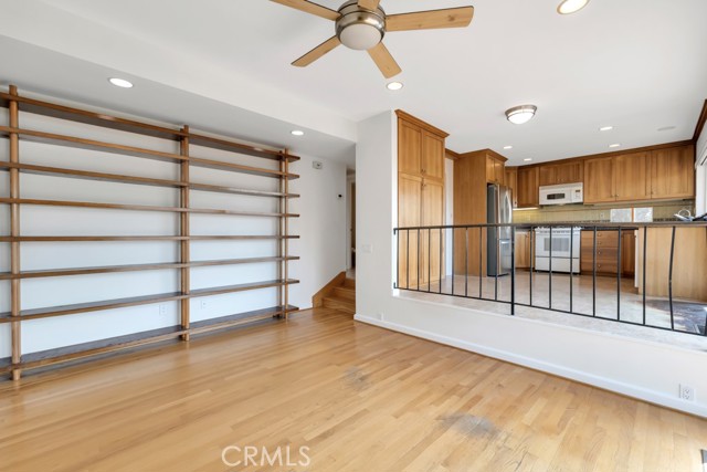 22210 Miston Drive, Woodland Hills CA: https://media.crmls.org/medias/24fce814-8978-407f-bc39-6b9f778e4d17.jpg