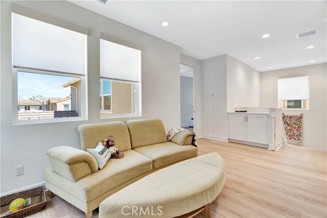 10887 Carlos Street, Ventura CA: https://media.crmls.org/medias/24fd2fce-3728-4d28-a598-5a13ec4b17d6.jpg