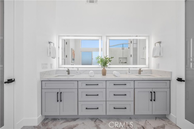 Detail Gallery Image 27 of 47 For 2619 Huntington Ln #B,  Redondo Beach,  CA 90278 - 4 Beds | 3/1 Baths