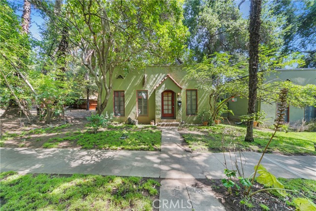 455 E Sacramento Street, Altadena CA: https://media.crmls.org/medias/24fd5096-c6c6-4b33-b585-ba0c275f1582.jpg