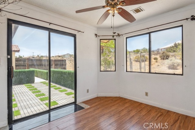 8636 Riggins Road, Phelan CA: https://media.crmls.org/medias/24fd7a8f-b4ec-46c7-be48-30b662c21f21.jpg