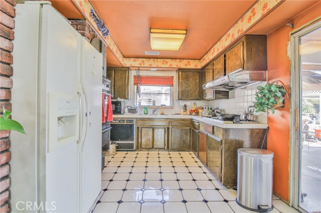 Detail Gallery Image 9 of 36 For 1315 Hillside, Pomona,  CA 91768 - 3 Beds | 2 Baths