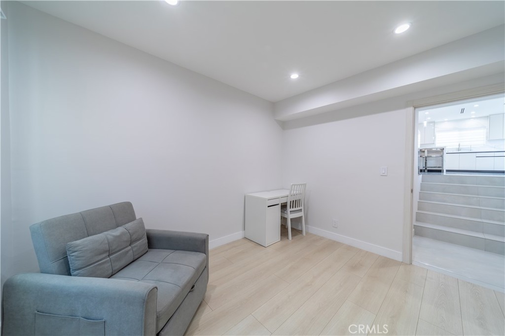 902 E WALNUT AvenueBurbank img 26