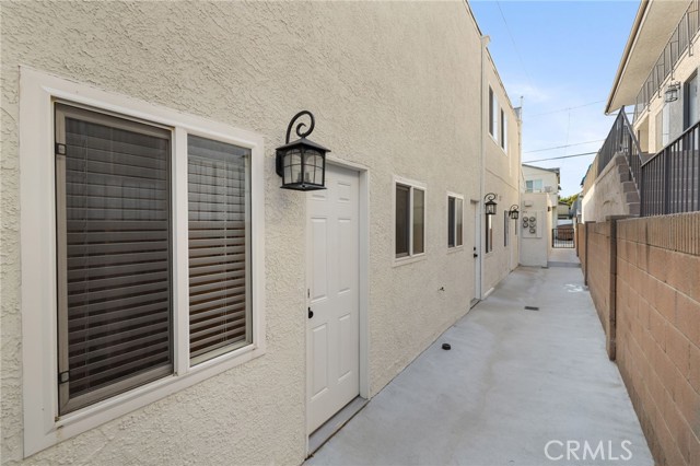 Detail Gallery Image 26 of 26 For 621 E Cedar a,  Burbank,  CA 91501 - 2 Beds | 1/1 Baths