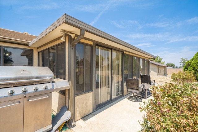 13745 Bel Air Drive, Victorville CA: https://media.crmls.org/medias/24fe6b59-916f-46e1-af52-34039e81926d.jpg