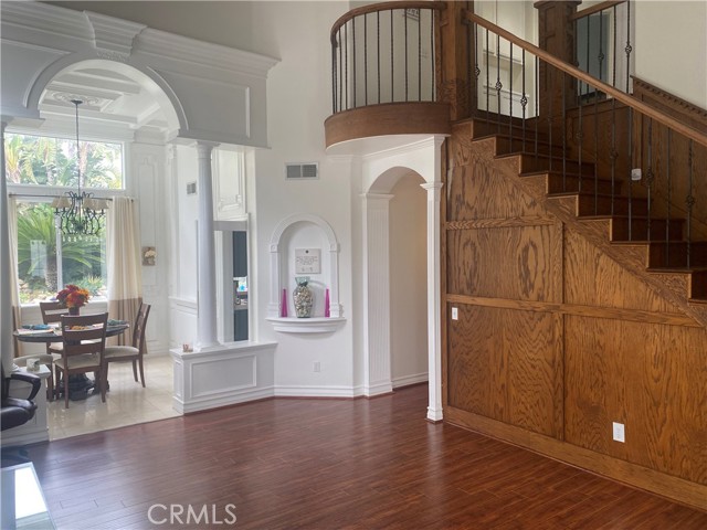 5031 Columbia Drive, Fontana CA: https://media.crmls.org/medias/24fe7a6b-447f-488e-9270-a0ae4a4fc898.jpg