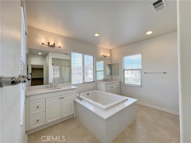 Detail Gallery Image 15 of 25 For 4953 S Bountiful Trail, Ontario,  CA 91762 - 4 Beds | 3 Baths