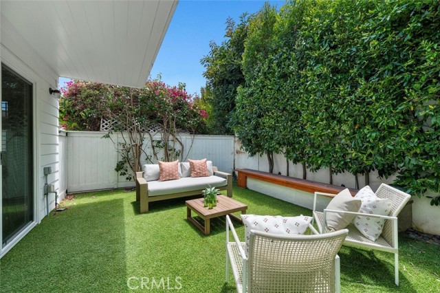 1605 Steinhart Avenue, Redondo Beach CA: https://media.crmls.org/medias/24ffb180-9b46-4f41-a15a-7a489a9072e0.jpg