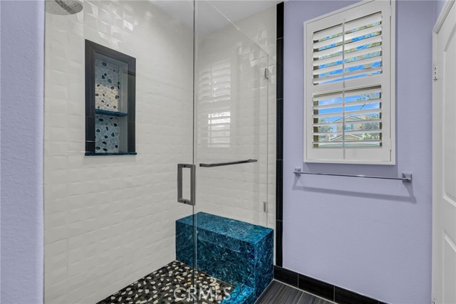 2151 Atlantic Avenue, Long Beach CA: https://media.crmls.org/medias/24ffda9b-ca7e-4393-824f-b38c79bd0972.jpg