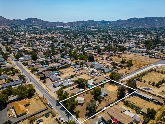 1014 7th Street, Norco CA: https://media.crmls.org/medias/250081c1-0184-42a5-b801-53b68e23db7c.jpg