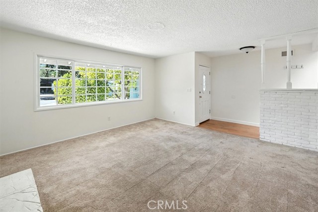 8846 Laramie Avenue, Winnetka CA: https://media.crmls.org/medias/2500ad56-33ef-4646-9169-5479e735e8f8.jpg
