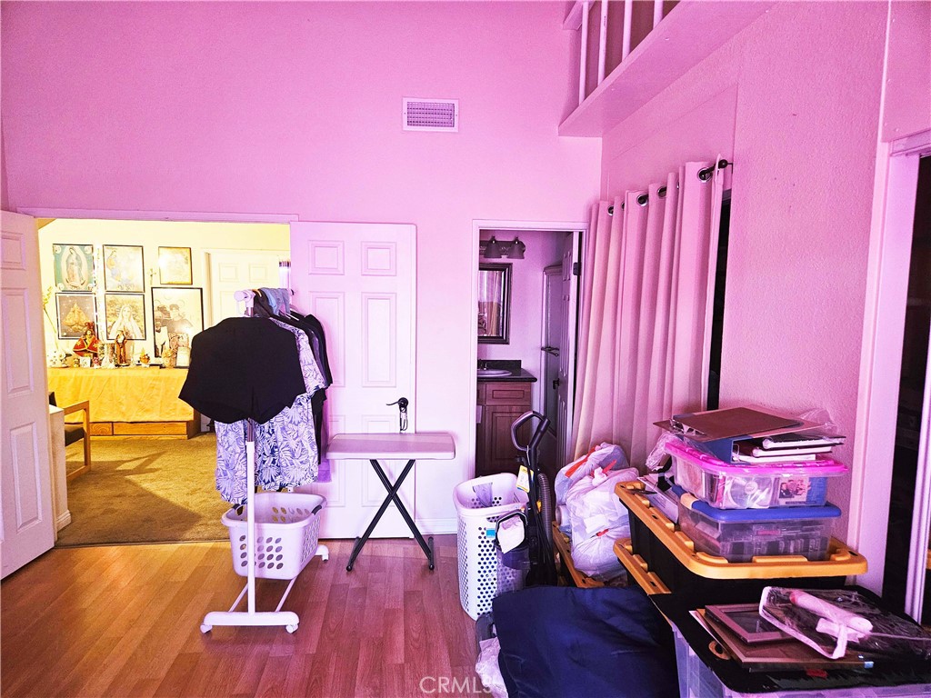 https://media.crmls.org/medias/25012f44-cdba-4d92-8b7d-b2e182c1d8af.jpg?preset=X-Large