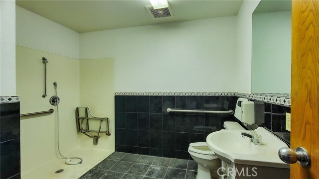  Commercial for Sale in Apple Valley, California
