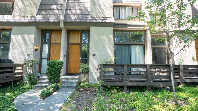 FRONT ENTRANCE & PATIO!