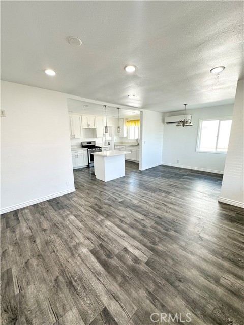 Detail Gallery Image 4 of 27 For 5313 Manzanar, Pico Rivera,  CA 90660 - 3 Beds | 2 Baths