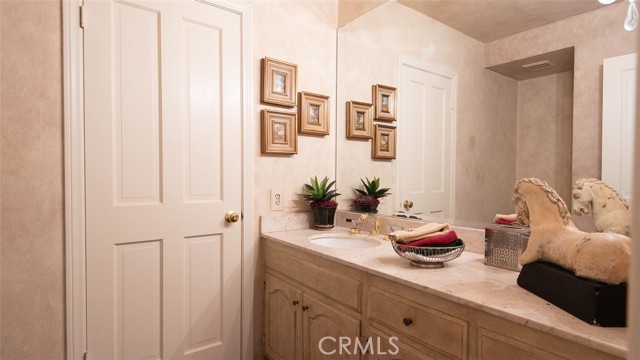 Detail Gallery Image 16 of 50 For 5250 Scott Robertson Rd, Hidden Hills,  CA 91302 - 5 Beds | 5 Baths