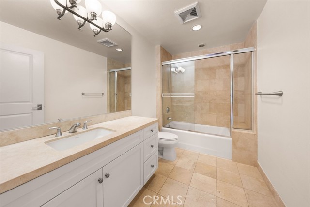 Detail Gallery Image 13 of 19 For 11115 Acama St #305,  Studio City,  CA 91602 - 3 Beds | 2/1 Baths