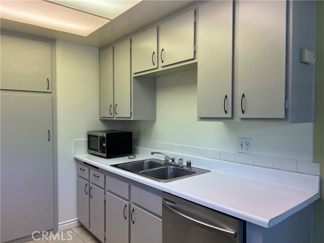Detail Gallery Image 13 of 27 For 1400 Countrywood Ave #101,  Hacienda Heights,  CA 91745 - 3 Beds | 2 Baths