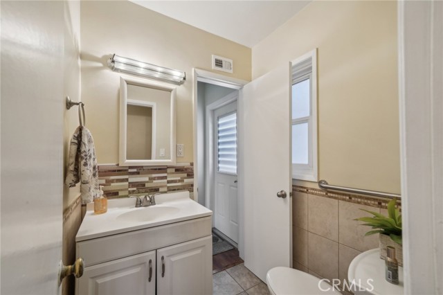 Detail Gallery Image 22 of 34 For 945 W Bonnie Brae Ct, Ontario,  CA 91762 - 4 Beds | 2 Baths