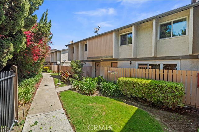 Detail Gallery Image 1 of 28 For 2300 S Hacienda Bld #F8,  Hacienda Heights,  CA 91745 - 2 Beds | 2 Baths