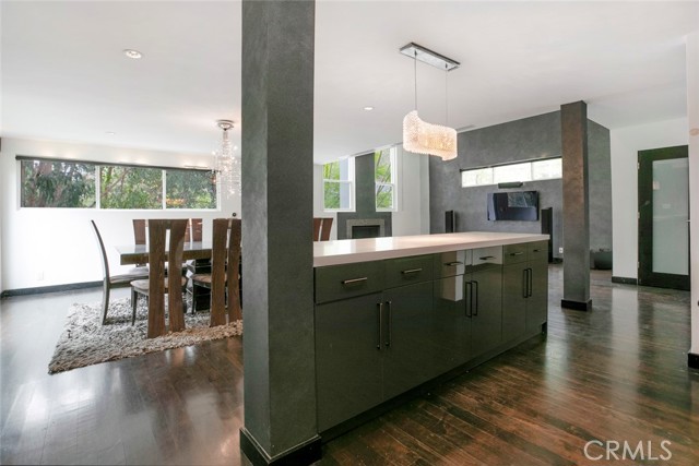 22619 Holanda Road, Woodland Hills CA: https://media.crmls.org/medias/25074c4a-a1cd-43a8-a547-012b0b0863e0.jpg
