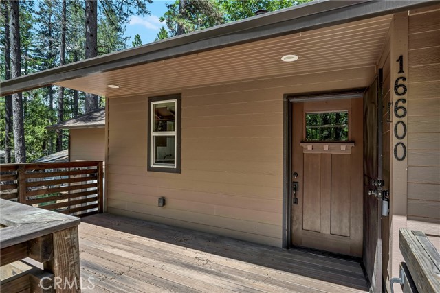 Detail Gallery Image 3 of 29 For 16600 Mountain View Dr, Cobb,  CA 95426 - 2 Beds | 2 Baths