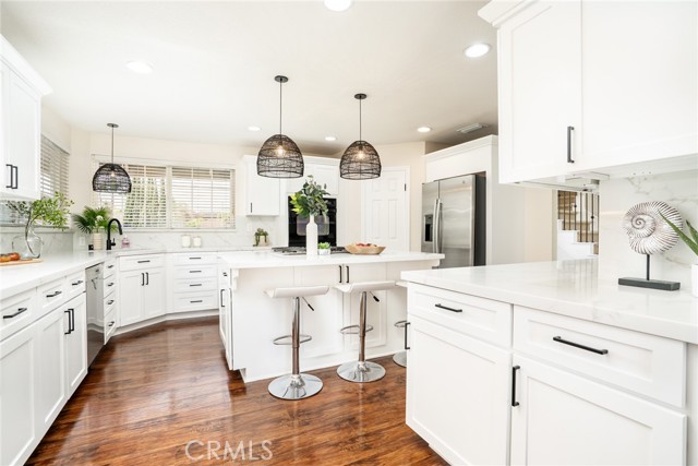 Detail Gallery Image 11 of 56 For 6561 Sabbicas Cir, Huntington Beach,  CA 92647 - 4 Beds | 3 Baths