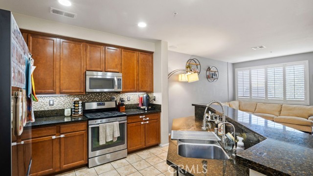 Detail Gallery Image 10 of 35 For 1888 Caminito Treviana, Chula Vista,  CA 91913 - 2 Beds | 2/1 Baths