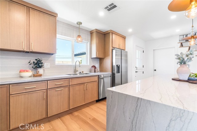 22748 Samuel Street, Torrance CA: https://media.crmls.org/medias/2508b4a1-e8f9-42f9-8801-c77bf4e07297.jpg