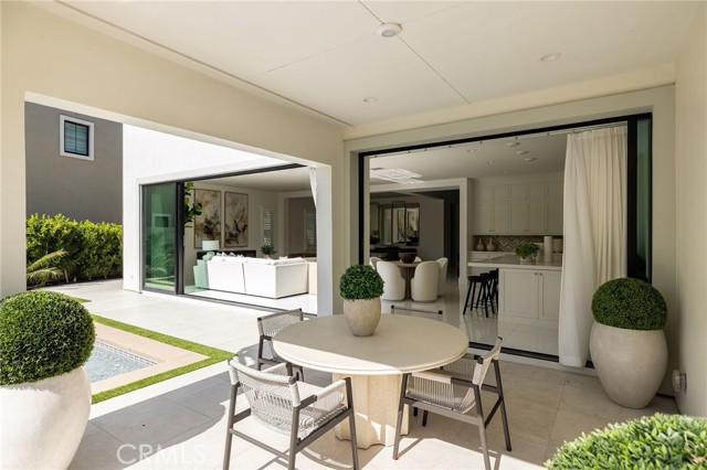 Detail Gallery Image 9 of 52 For 104 Interstellar, Irvine,  CA 92618 - 5 Beds | 5/1 Baths