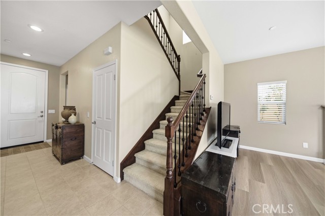 Detail Gallery Image 14 of 38 For 26856 Cherry Willow, Canyon Country,  CA 91387 - 4 Beds | 3 Baths