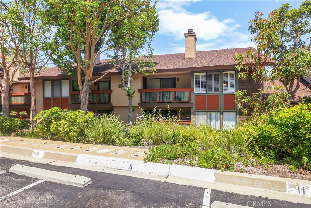 https://media.crmls.org/medias/250b6761-e06c-4ba5-be6b-618e087b04ad.jpg?preset=X-Large