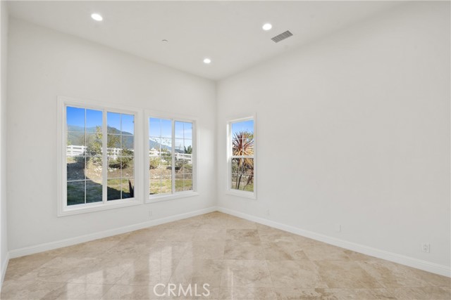 4925 Lone Acres Court, Rancho Cucamonga CA: https://media.crmls.org/medias/250be169-e7ae-4903-8ac9-45d4a9b3e67f.jpg