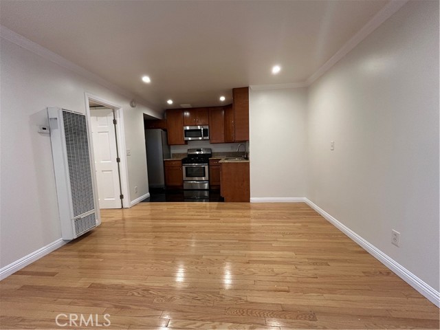 744 Center Place, Manhattan Beach CA: https://media.crmls.org/medias/250beac7-59b7-4309-a683-1e71fcb33ee9.jpg