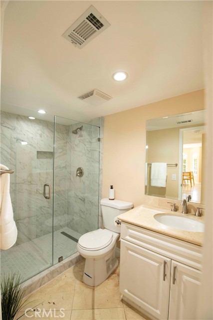 12860 Charlwood Street, Cerritos CA: https://media.crmls.org/medias/250c4556-c86e-473f-ad31-89601a550810.jpg