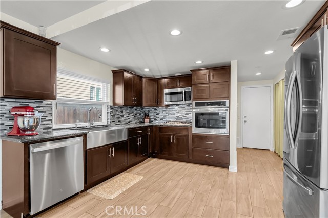 Detail Gallery Image 5 of 44 For 1105 W Victoria, Rialto,  CA 92376 - 3 Beds | 2/1 Baths